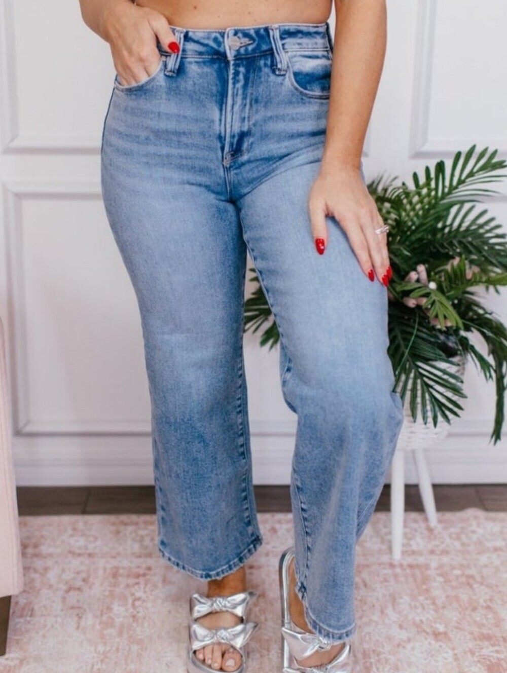 Risen High-Rise Straight Leg Crop Jeans in Light Blue NEW
